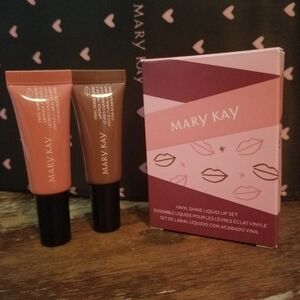 Limited Edition Mary Kay Vinyl Shine Liquid Lip Set - New in original Box